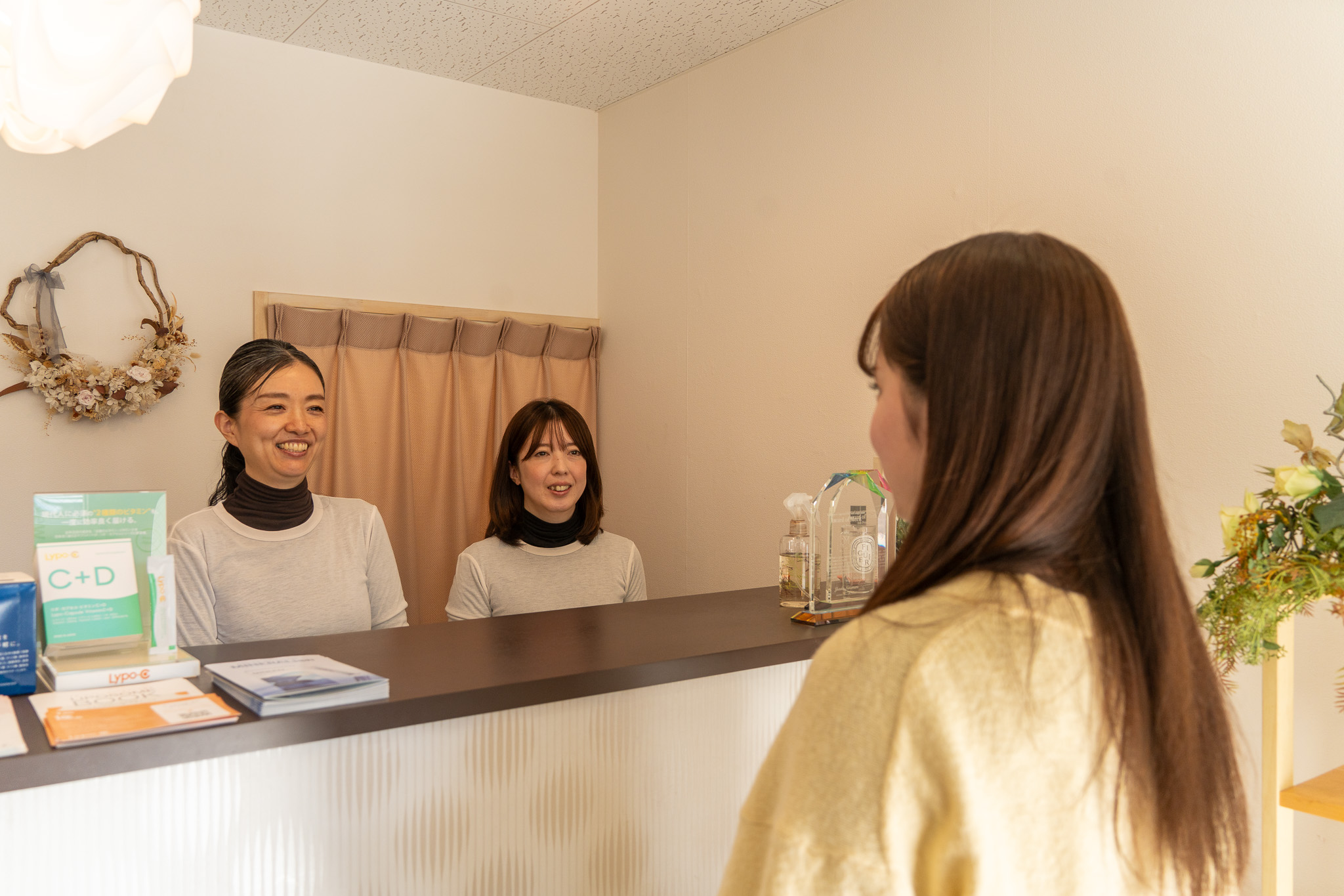 玄関でのお出迎え